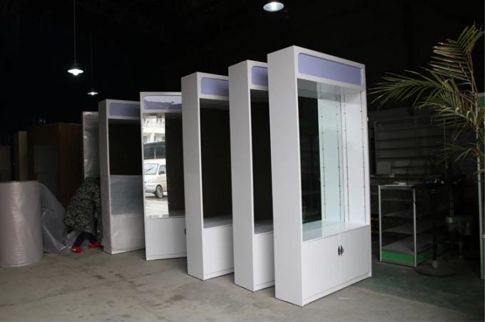 Capa modificada para requisitos particulares del vidrio de los estantes